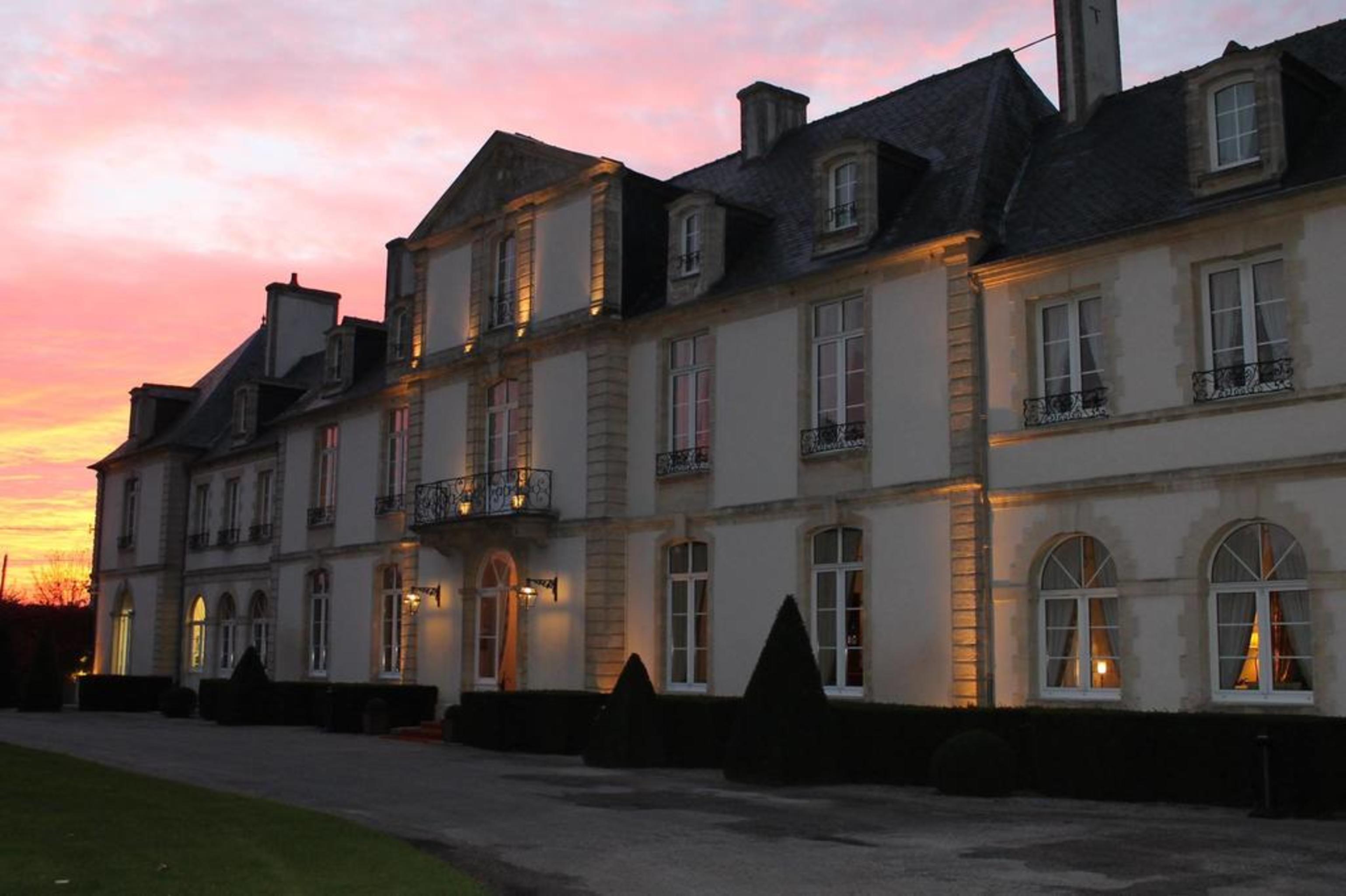Grand Hotel "Chateau De Sully" - Piscine & Spa -Teritoria Sully  Exterior photo