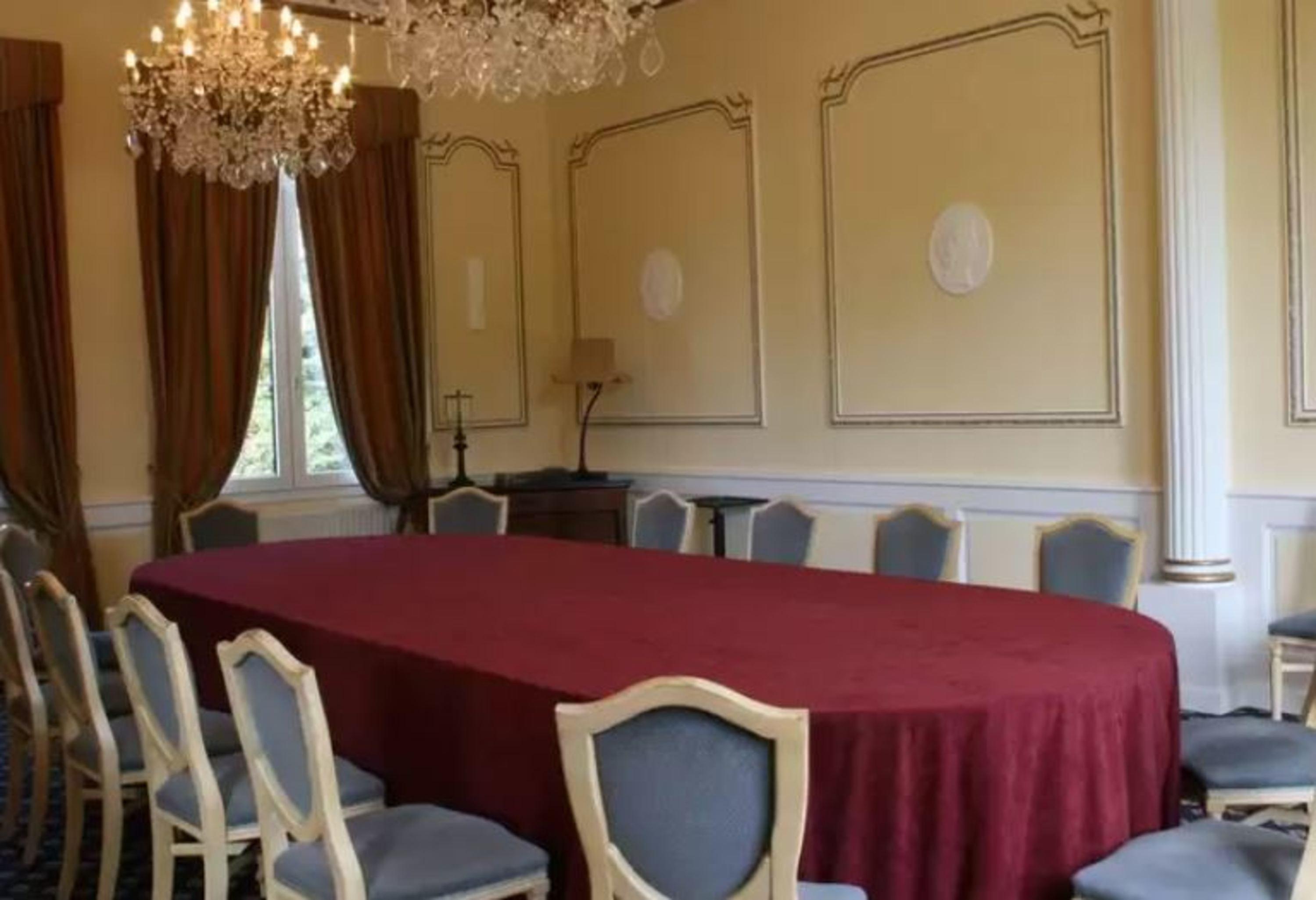 Grand Hotel "Chateau De Sully" - Piscine & Spa -Teritoria Sully  Exterior photo