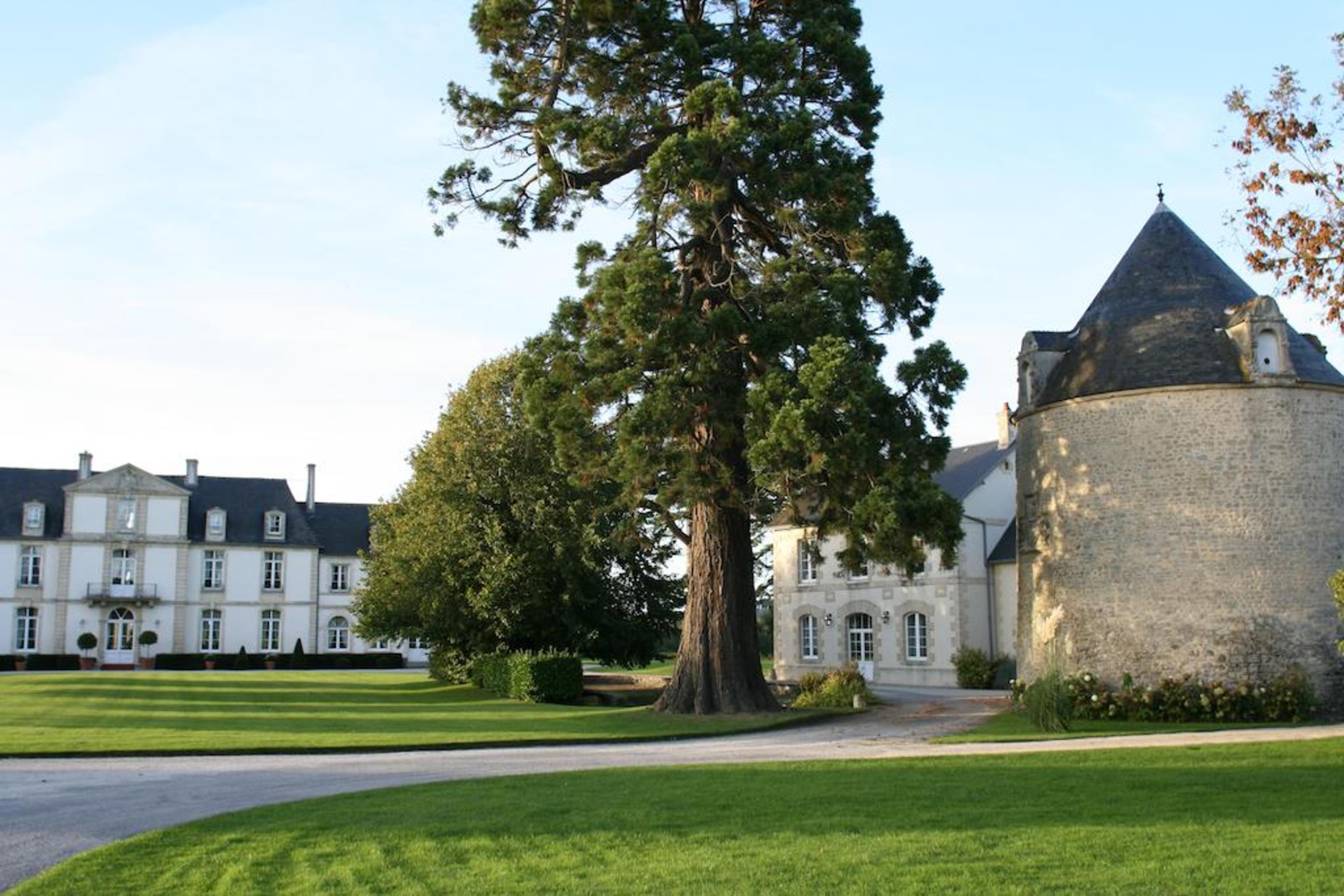 Grand Hotel "Chateau De Sully" - Piscine & Spa -Teritoria Sully  Exterior photo