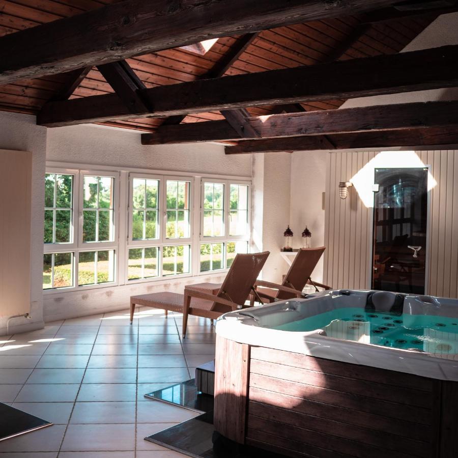 Grand Hotel "Chateau De Sully" - Piscine & Spa -Teritoria Sully  Exterior photo