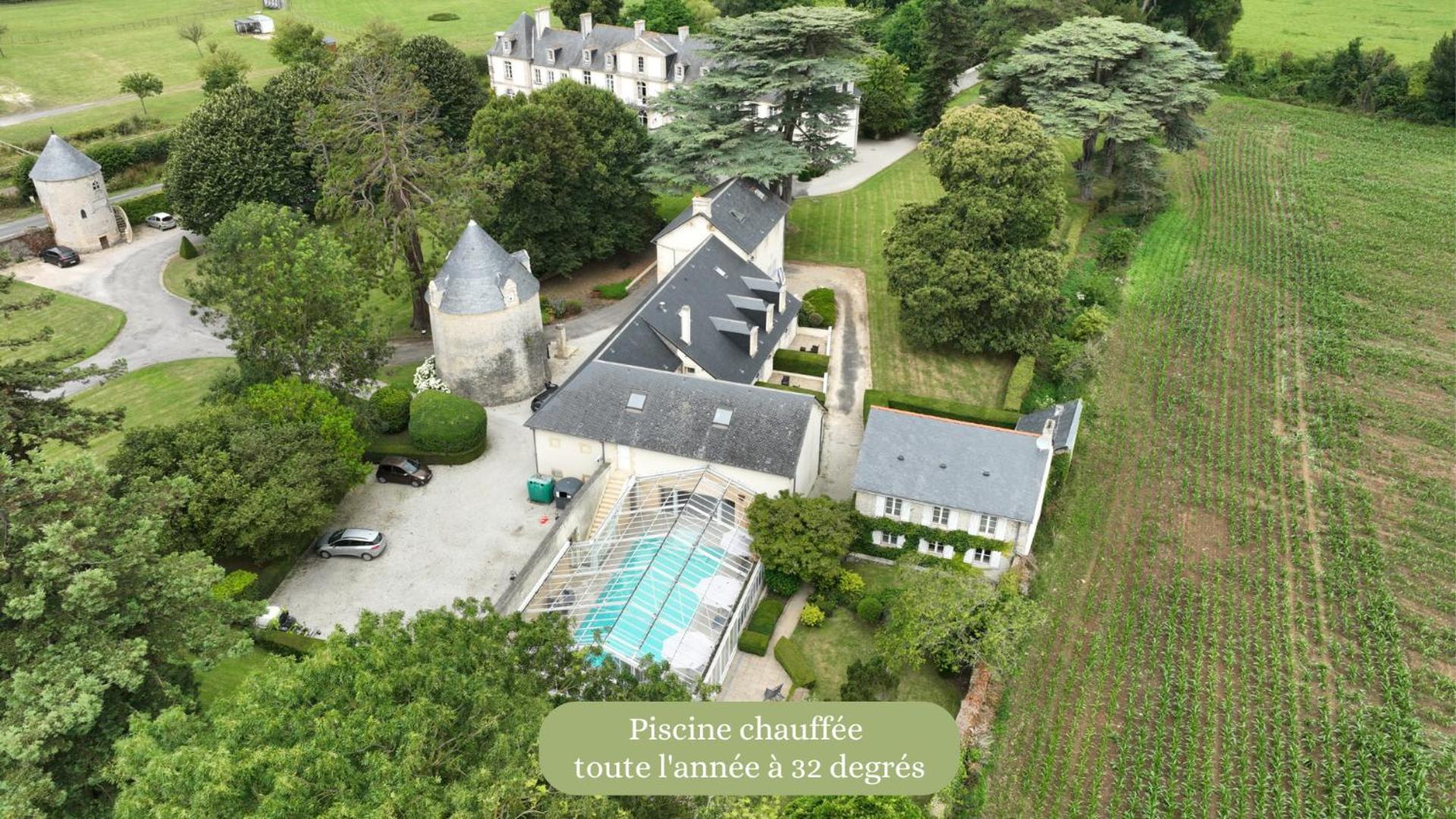 Grand Hotel "Chateau De Sully" - Piscine & Spa -Teritoria Sully  Exterior photo