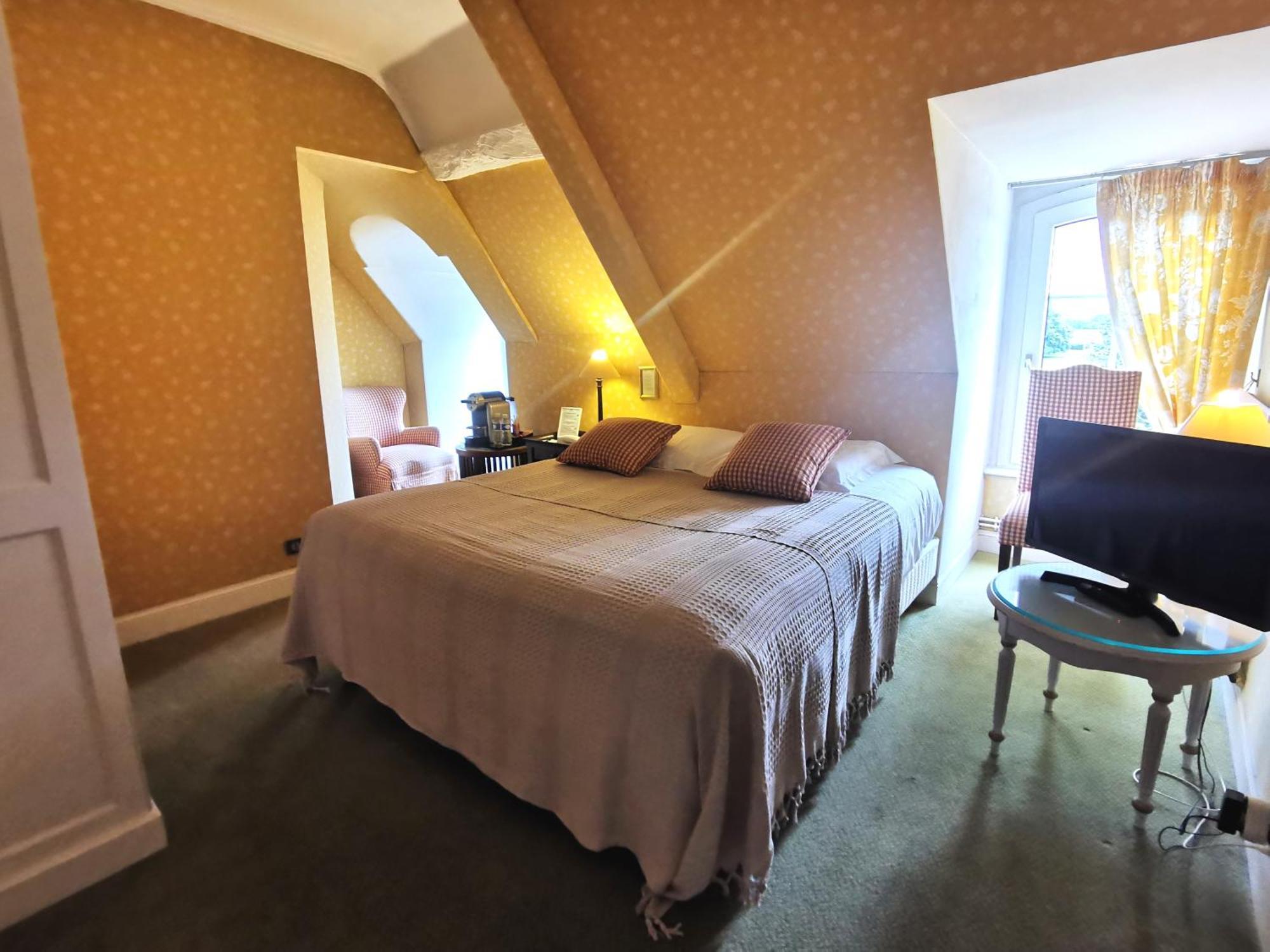 Grand Hotel "Chateau De Sully" - Piscine & Spa -Teritoria Sully  Exterior photo