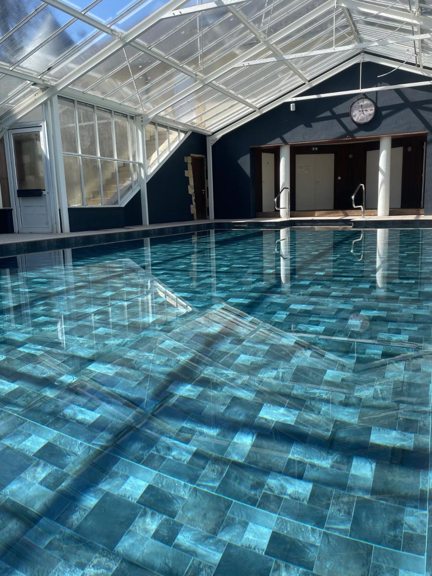 Grand Hotel "Chateau De Sully" - Piscine & Spa -Teritoria Sully  Exterior photo
