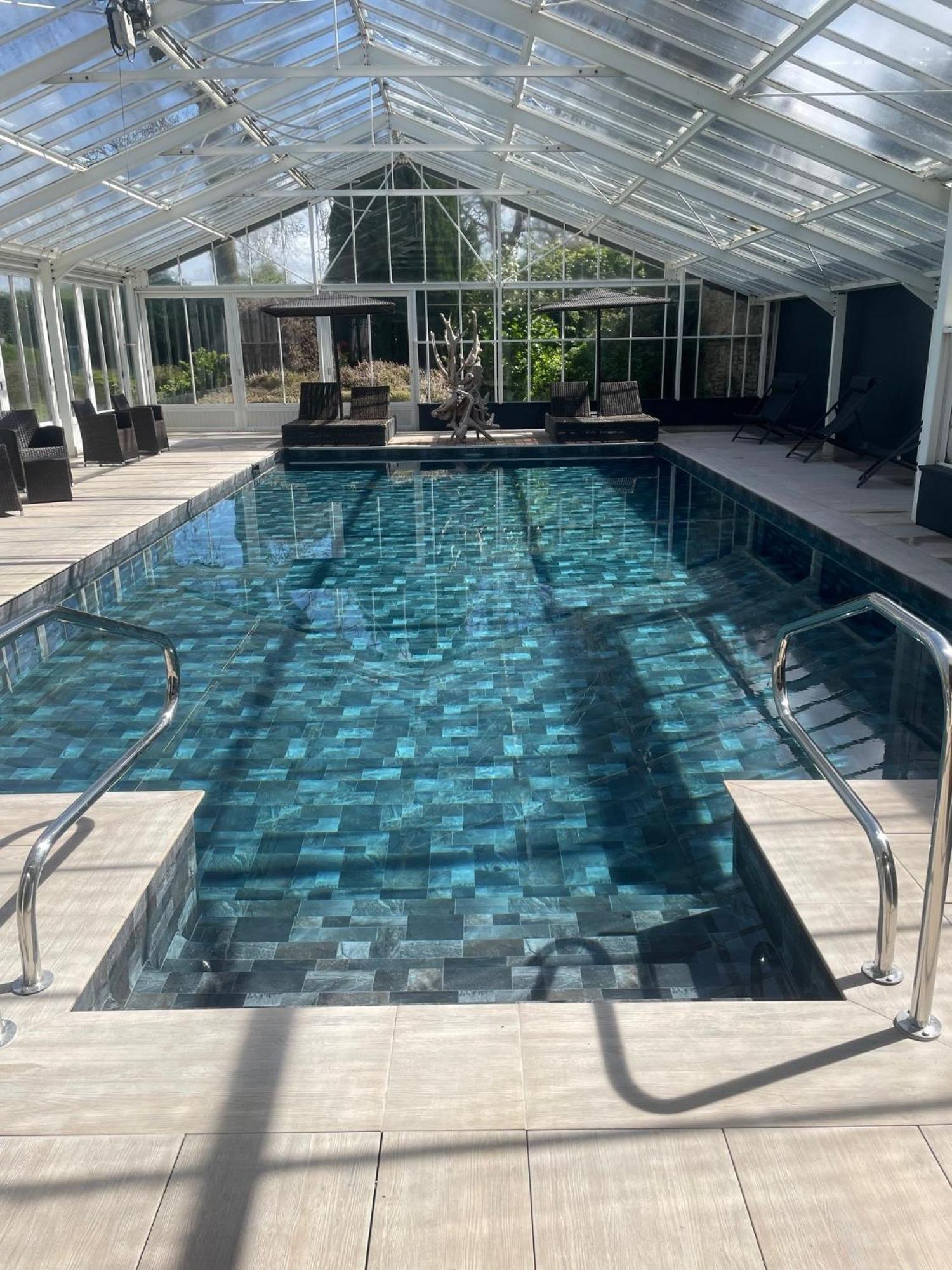 Grand Hotel "Chateau De Sully" - Piscine & Spa -Teritoria Sully  Exterior photo